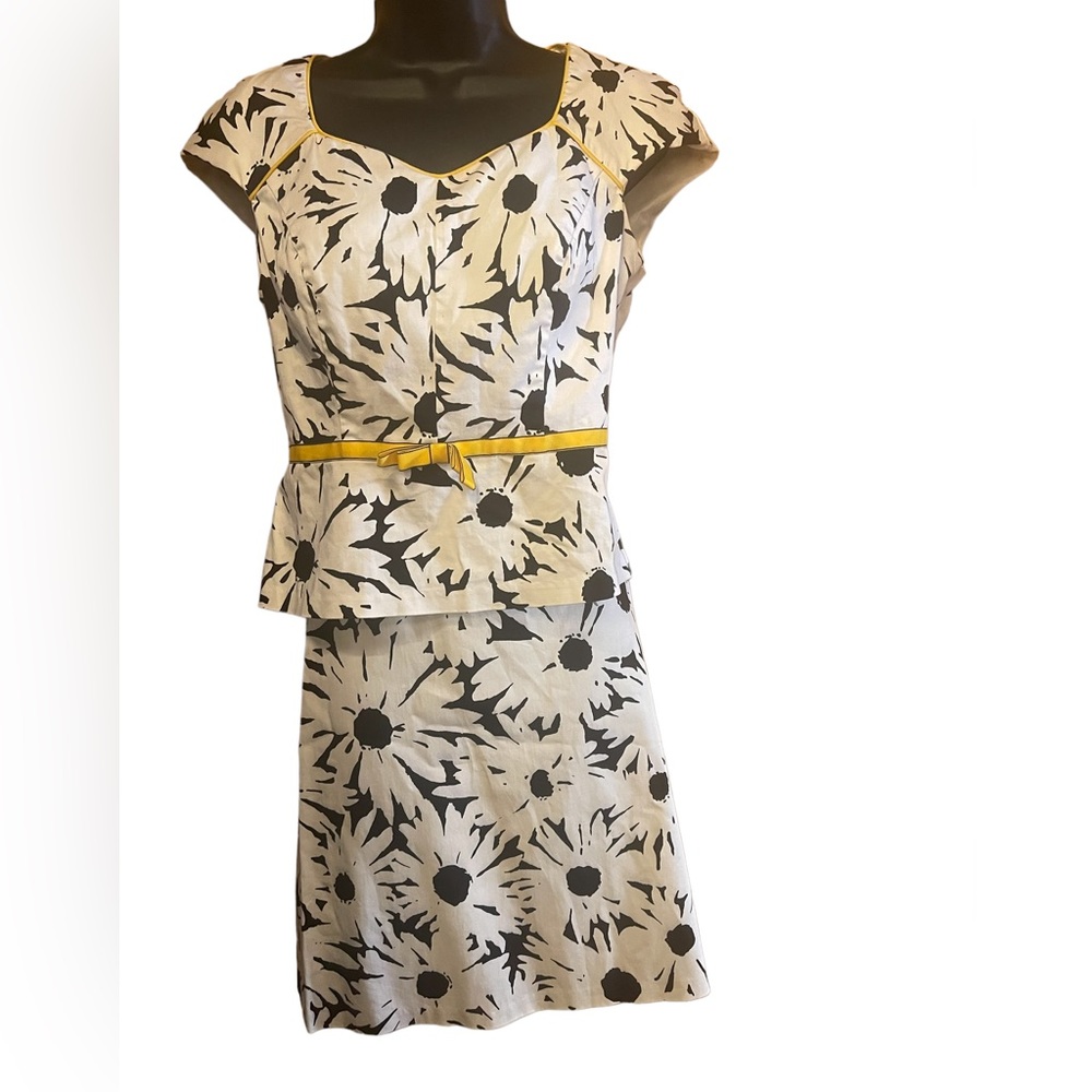 Sangria 2 piece outfit. Top and bottom